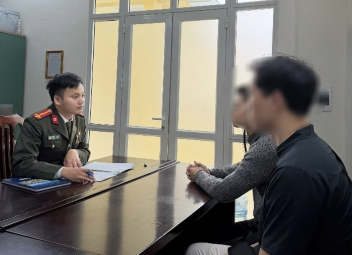 Xử phạt 2 nam thanh ni&ecirc;n v&igrave; h&agrave;nh vi xuy&ecirc;n tạc th&ocirc;ng tin tr&ecirc;n mạng x&atilde; hội - Ảnh 1.