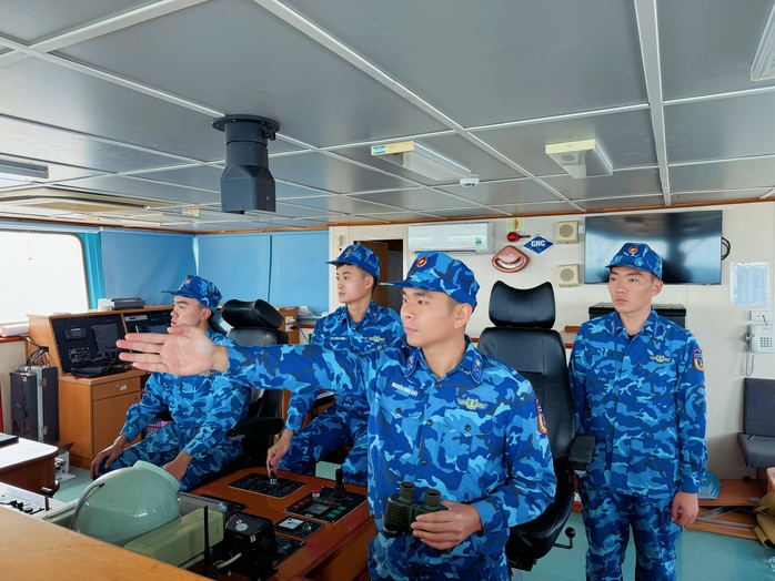 Từ v&ugrave;ng biển gi&aacute;p ranh, Chiến sĩ Cảnh s&aacute;t biển c&ugrave;ng ngư d&acirc;n gửi niềm tin về Đại hội XIV - Ảnh 1.