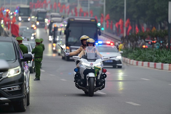Điều chỉnh ph&acirc;n luồng giao th&ocirc;ng phục vụ Đại hội Đảng - Ảnh 1.