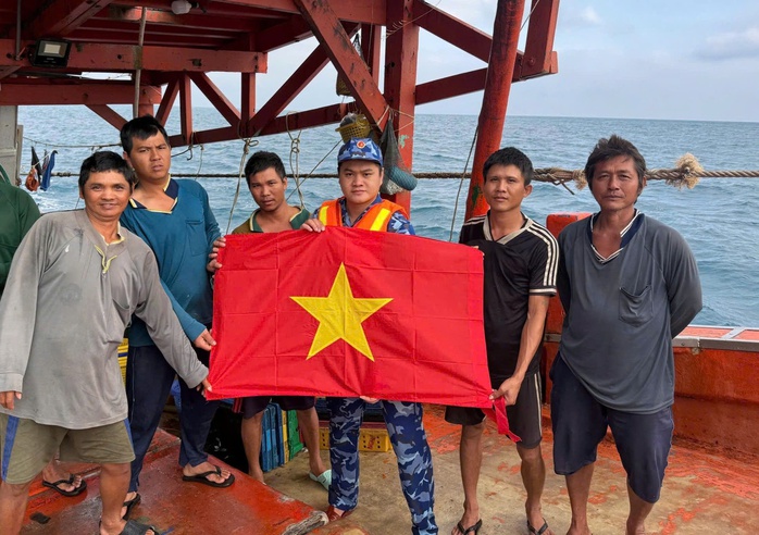 Cảnh s&aacute;t biển hướng về Đại hội XIV - Ảnh 4.