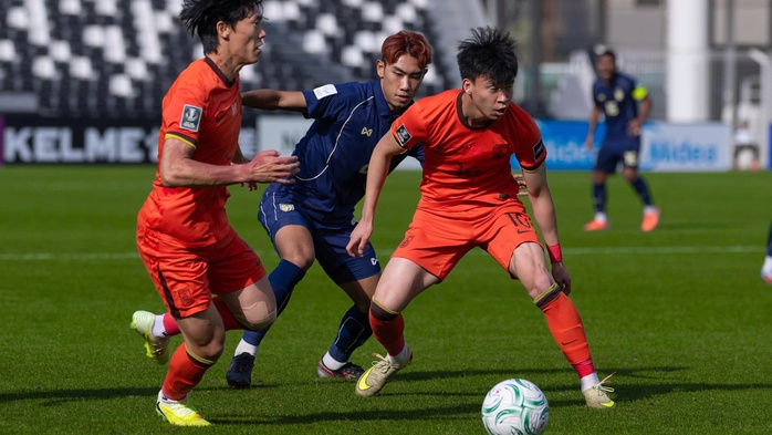 Hai th&aacute;i cực ở trận b&aacute;n kết của U23 Việt Nam - Ảnh 2.