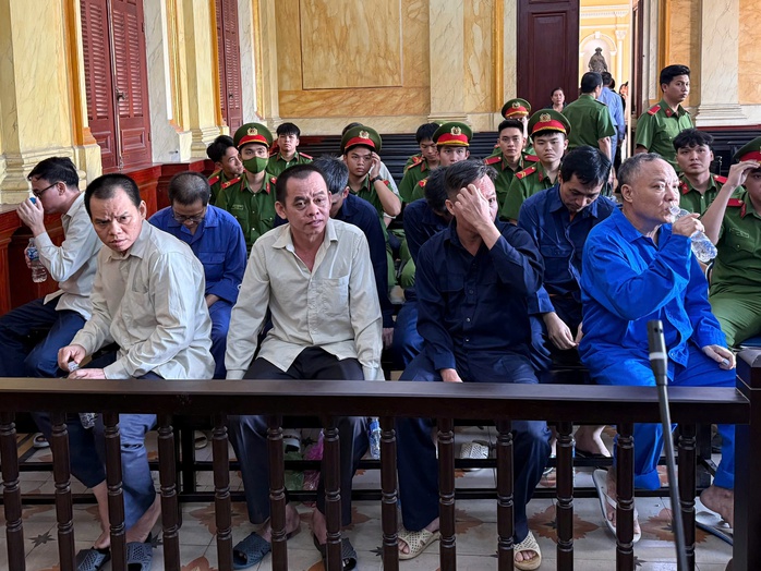 &ldquo;Nhắm mắt&rdquo; nghiệm thu PCCC, l&agrave;m giả hồ sơ x&acirc;y dựng ở quận Ph&uacute; Nhuận cũ: 11 người l&atilde;nh &aacute;n - Ảnh 1.