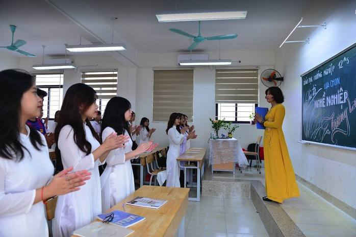 Gi&aacute;m đốc Sở GD-ĐT c&oacute; thẩm quyền tuyển dụng nh&agrave; gi&aacute;o - Ảnh 1.