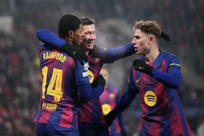 Ngược d&ograve;ng kịch t&iacute;nh, Barcelona thắng nghiền &eacute;p chủ nh&agrave; Slavia Prague - Ảnh 7.