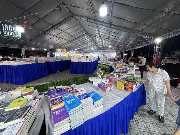 Tha hồ mua sắm tại chương tr&igrave;nh k&iacute;ch cầu ti&ecirc;u d&ugrave;ng phường Hạnh Th&ocirc;ng , TP HCM - Ảnh 11.