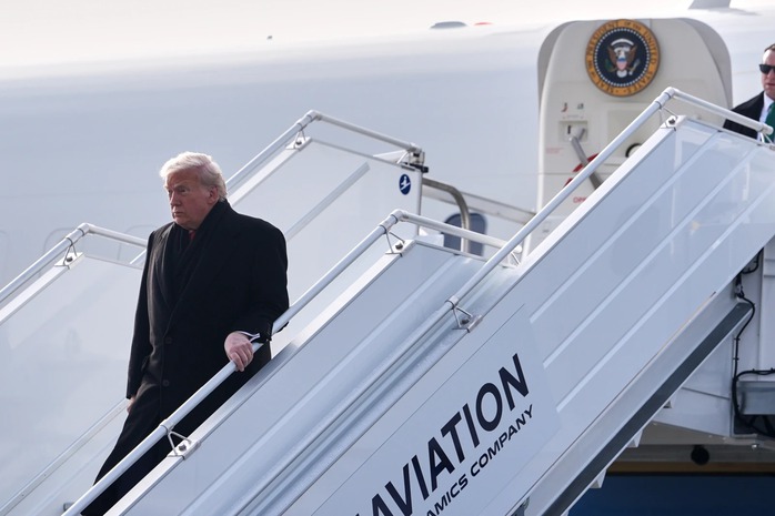 Tổng thống Mỹ đến Thuỵ Sĩ, d&acirc;n ch&uacute;ng chờ đợi &ocirc;ng ph&aacute;t biểu - Ảnh 1.