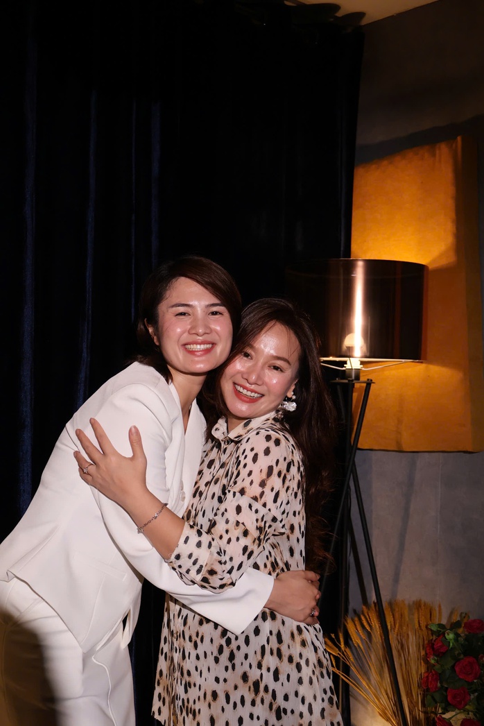 Thu Phượng ấn tượng với đ&ecirc;m H&agrave; Nội giữa S&agrave;i G&ograve;n - Ảnh 2.