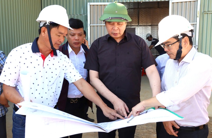 Ph&oacute; Chủ tịch tỉnh Gia Lai y&ecirc;u cầu thi c&ocirc;ng trường nội tr&uacute; li&ecirc;n cấp nhanh v&agrave; chất lượng - Ảnh 1.