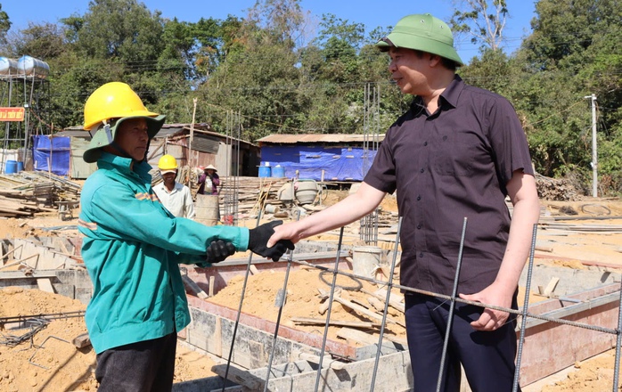 Ph&oacute; Chủ tịch tỉnh Gia Lai y&ecirc;u cầu thi c&ocirc;ng trường nội tr&uacute; li&ecirc;n cấp nhanh v&agrave; chất lượng - Ảnh 4.