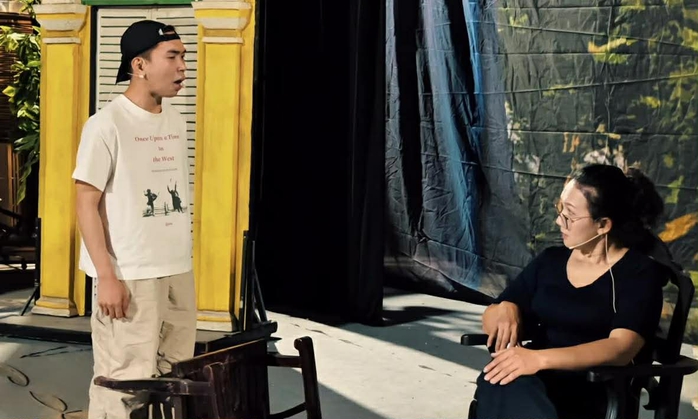 Vũ Luân, Minh Dự, Quốc Thịnh hội ngộ đón tết cùng khán giả tại rạp Công Nhân - Ảnh 4.