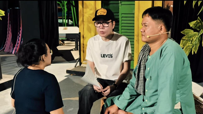 Vũ Luân, Minh Dự, Quốc Thịnh hội ngộ đón tết cùng khán giả tại rạp Công Nhân - Ảnh 2.