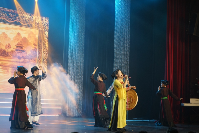 Học sinh TPHCM thắp lửa d&acirc;n ca, nhạc cổ truyền - Ảnh 12.