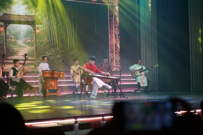 Học sinh TPHCM thắp lửa d&acirc;n ca, nhạc cổ truyền - Ảnh 10.