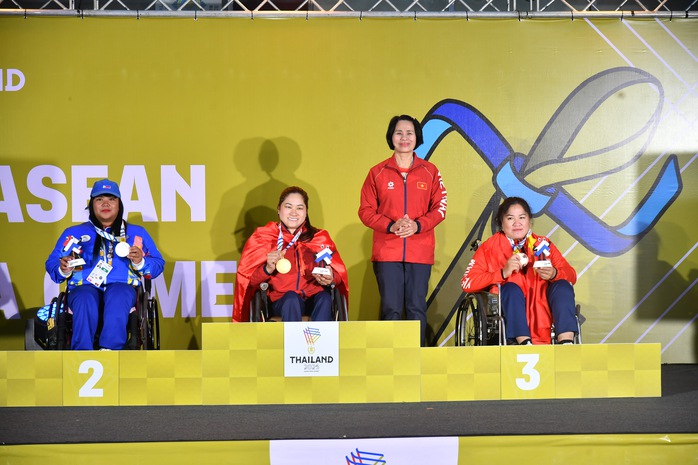 Võ Huỳnh Anh Khoa giành HCV, phá kỷ lục bơi ASEAN Para Games - Ảnh 4.