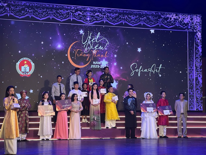 Học sinh TPHCM thắp lửa d&acirc;n ca, nhạc cổ truyền - Ảnh 4.