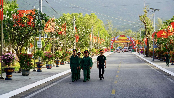 Đặc khu C&ocirc;n Đảo đưa "Đường cờ Tổ quốc - Đường hoa C&ocirc;n Đảo" v&agrave;o tuyến tham quan ch&iacute;nh thức - Ảnh 5.