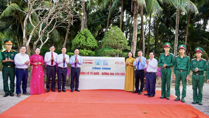 Khánh thành Công trình "Đường cờ Tổ quốc - Đường hoa Côn Đảo" vào Ngày giỗ Anh hùng Võ Thị Sáu - Ảnh 1.