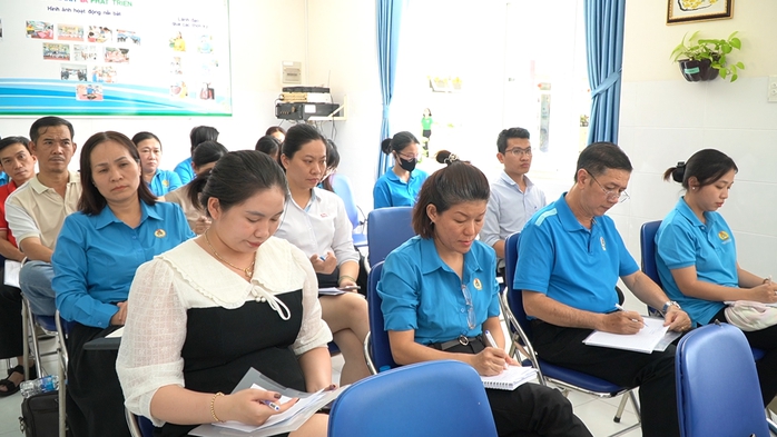 Công đoàn phường Phú Định, TPHCM: Đẩy mạnh chăm lo đoàn viên dịp Tết Nguyên đán Bính Ngọ 2026 - Ảnh 4.