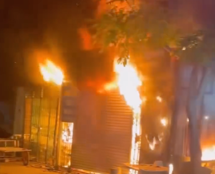 CSGT phá cửa cứu 11 người thoát khỏi đám cháy: Bộ Công an gửi thư khen - Ảnh 1.