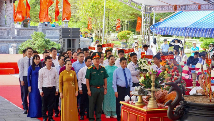 Ng&agrave;y đặc biệt tr&ecirc;n đảo tiền ti&ecirc;u - Ảnh 1.