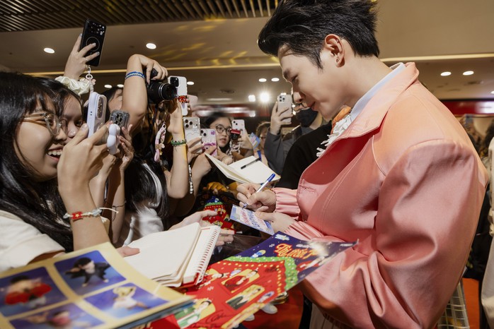 "Tú Tút" mở màn 2026 ấn tượng - Ảnh 1.