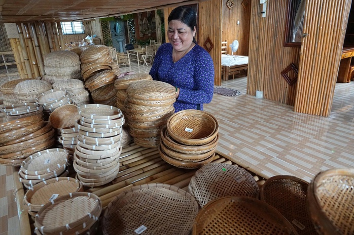 Người Phụ nữ Cần Thơ khởi nghiệp với sản phẩm từ cây tre xuất khẩu - Ảnh 1. Người Phụ nữ Cần Thơ khởi nghiệp với sản phẩm từ cây tre xuất khẩu - Ảnh 1.