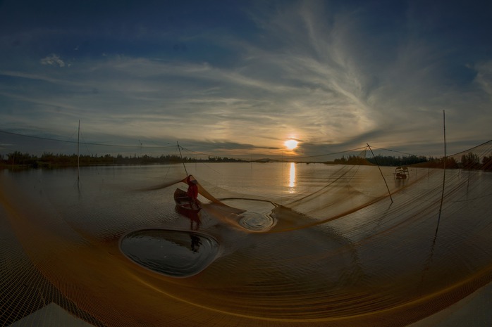 Những hồi quang vĩnh cửu của s&ocirc;ng - Ảnh 1.