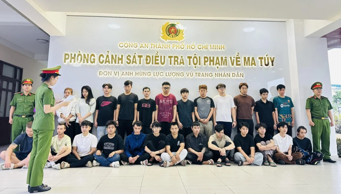 C&ocirc;ng an TPHCM bắt 1 đối tượng truy n&atilde; quốc tế - Ảnh 3.