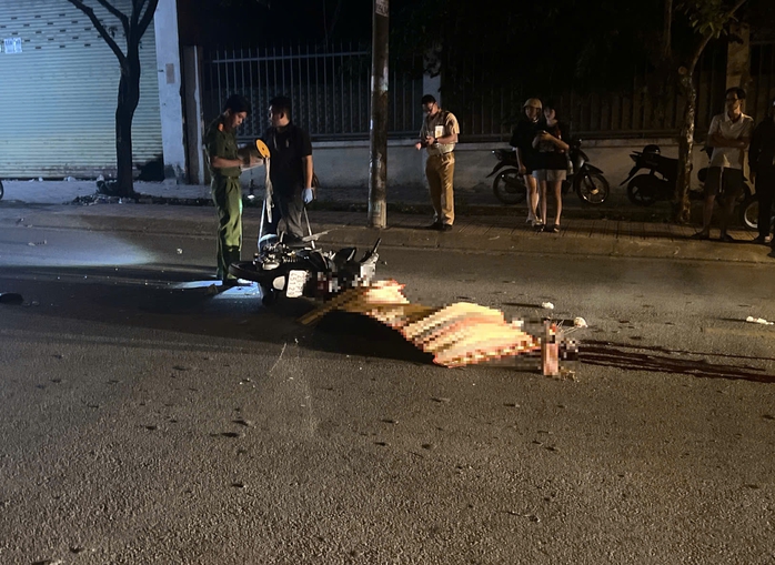 Tai nạn giao th&ocirc;ng nghi&ecirc;m trọng ở TPHCM khiến một người tử vong - Ảnh 1.