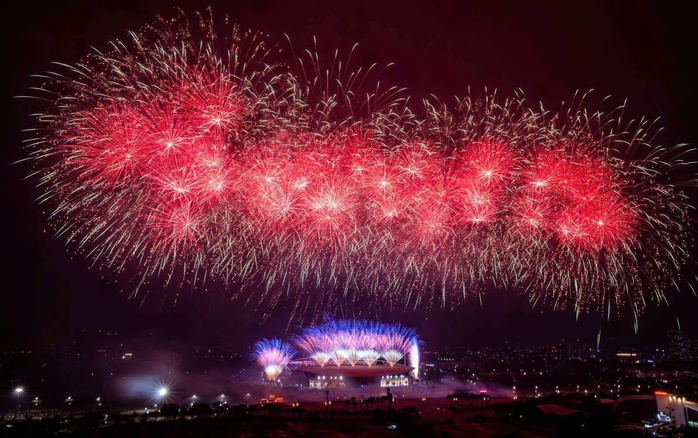 Tổng B&iacute; thư T&ocirc; L&acirc;m dự chương tr&igrave;nh nghệ thuật đặc biệt "Dưới l&aacute; cờ vẻ vang của Đảng" - Ảnh 27.