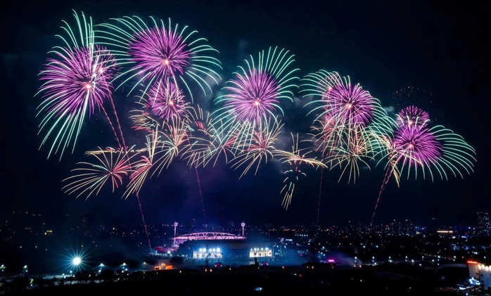 Tổng B&iacute; thư T&ocirc; L&acirc;m dự chương tr&igrave;nh nghệ thuật đặc biệt "Dưới l&aacute; cờ vẻ vang của Đảng" - Ảnh 25.