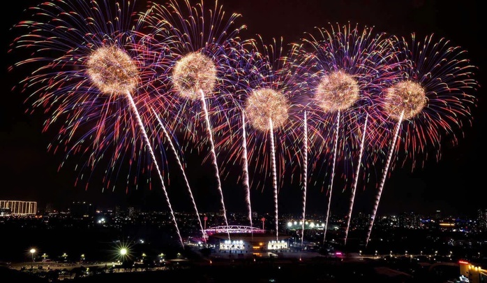 Tổng B&iacute; thư T&ocirc; L&acirc;m dự chương tr&igrave;nh nghệ thuật đặc biệt "Dưới l&aacute; cờ vẻ vang của Đảng" - Ảnh 24.