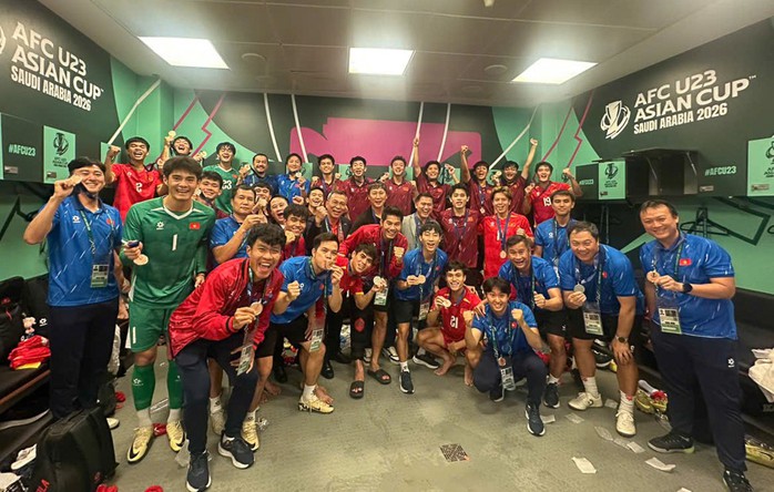 Thủ tướng Phạm Minh Ch&iacute;nh ch&uacute;c mừng Đội tuyển b&oacute;ng đ&aacute; nam U23 Việt Nam - Ảnh 1.