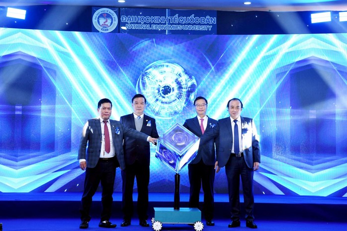 ĐH Kinh tế quốc d&acirc;n c&ocirc;ng bố Bộ nhận diện thương hiệu mới - Ảnh 2.