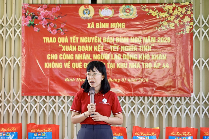 Chăm lo Tết Nguy&ecirc;n đ&aacute;n  B&iacute;nh Ngọ, tiếp sức c&ocirc;ng nh&acirc;n, lao động kh&oacute; khăn - Ảnh 4.