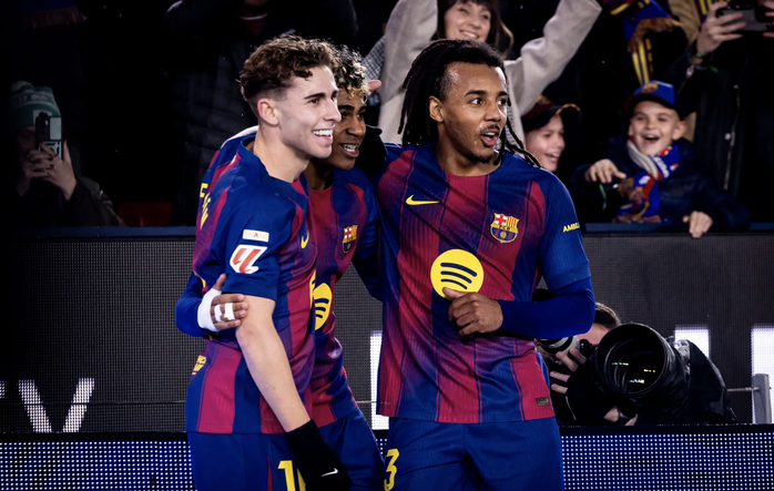 H&agrave;ng c&ocirc;ng b&ugrave;ng nổ, Barcelona so&aacute;n ng&ocirc;i đầu La Liga từ tay Real Madrid - Ảnh 6.