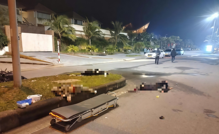 Kinh ho&agrave;ng rạng s&aacute;ng ở Quảng Trị: 3 người chết gục tr&ecirc;n đường, hiện trường ngổn ngang hung kh&iacute; - Ảnh 1.