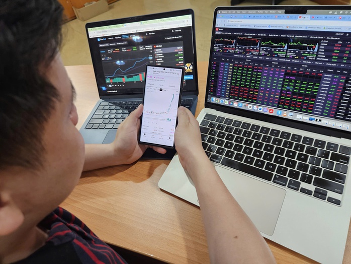 VN - Index giảm điểm đầu năm , nh&agrave; đầu tư lo ngại về cổ phiếu vốn h&oacute;a lớn - Ảnh 2.