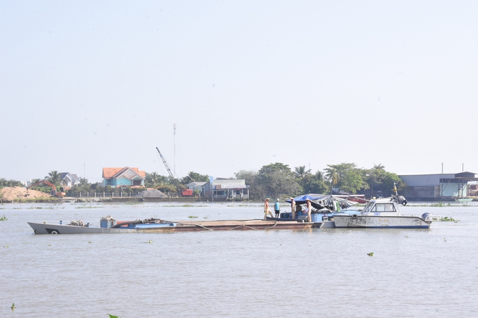 C&ocirc;ng an Đồng Th&aacute;p ph&aacute;t hiện 5 vụ vận chuyển c&aacute;t lậu trong đ&ecirc;m - Ảnh 1.