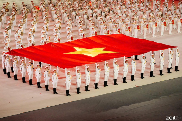 Th&agrave;nh c&ocirc;ng của "Dưới l&aacute; cờ vẻ vang của Đảng" l&agrave; lời đ&aacute;p cho mu&ocirc;n v&agrave;n c&acirc;u hỏi  - Ảnh 2.