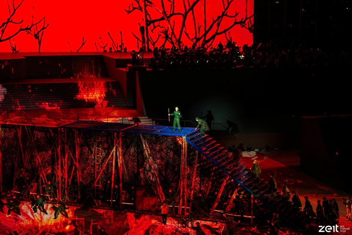 Th&agrave;nh c&ocirc;ng của "Dưới l&aacute; cờ vẻ vang của Đảng" l&agrave; lời đ&aacute;p cho mu&ocirc;n v&agrave;n c&acirc;u hỏi  - Ảnh 4.