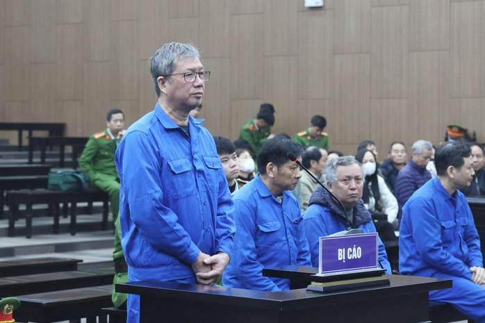 Cựu tổng gi&aacute;m đốc VICEM: Nhận qu&agrave; Tết hơn 100 triệu đồng nhưng "kh&ocirc;ng bất ngờ" - Ảnh 2.