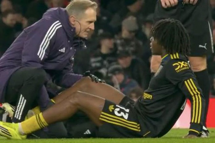 Man Utd trả gi&aacute; đắt cho chiến thắng trước Arsenal - Ảnh 2.