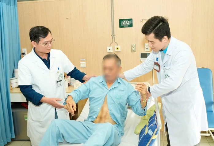 Chạy đua với "giờ v&agrave;ng" cứu người: Gi&acirc;y ph&uacute;t đảo chiều sinh tử - Ảnh 1.