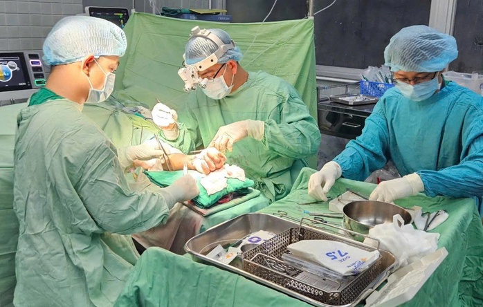 Chạy đua với "giờ v&agrave;ng" cứu người (*): Kh&ocirc;ng chỉ l&agrave; giữ mạng sống - Ảnh 1.