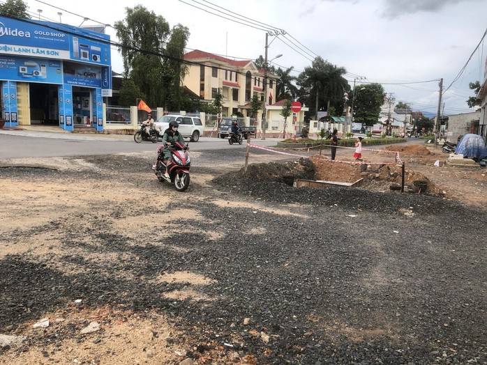 Nhiều dự &aacute;n giao th&ocirc;ng trọng điểm chậm tiến độ - Ảnh 3.