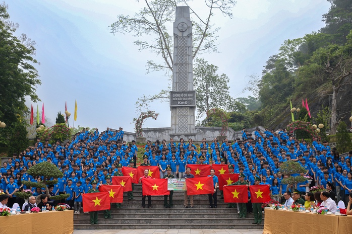 Nền m&oacute;ng cho những thắng lợi vĩ đại của d&acirc;n tộc - Ảnh 1.