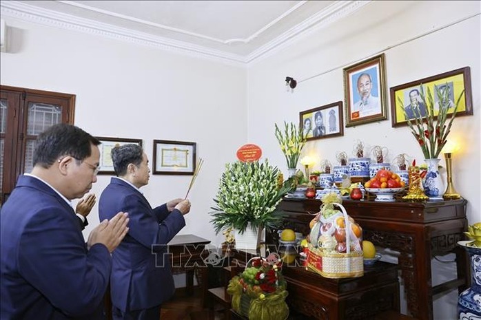 Chủ tịch Quốc hội Trần Thanh Mẫn thăm, tri ân nguyên lãnh đạo Đảng, Nhà nước - Ảnh 1.