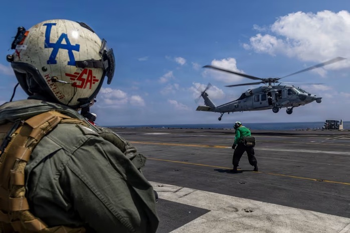 T&agrave;u s&acirc;n bay Mỹ tiến v&agrave;o Ấn Độ Dương, Mỹ giăng thế trận bao v&acirc;y Iran? - Ảnh 1.