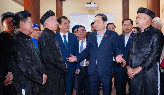 Chủ tịch Quốc hội Trần Thanh Mẫn tri ân nguyên lãnh đạo Đảng và Nhà nước - Ảnh 2. Chủ tịch Quốc hội Trần Thanh Mẫn tri ân nguyên lãnh đạo Đảng và Nhà nước - Ảnh 2.